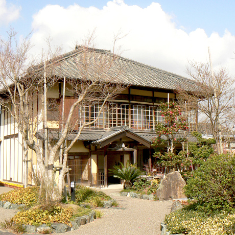 大洲城三の丸南隅櫓公園(通称 お殿様公園)整備事業（建物保全・外構整備）